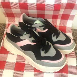 Women’s sneakers